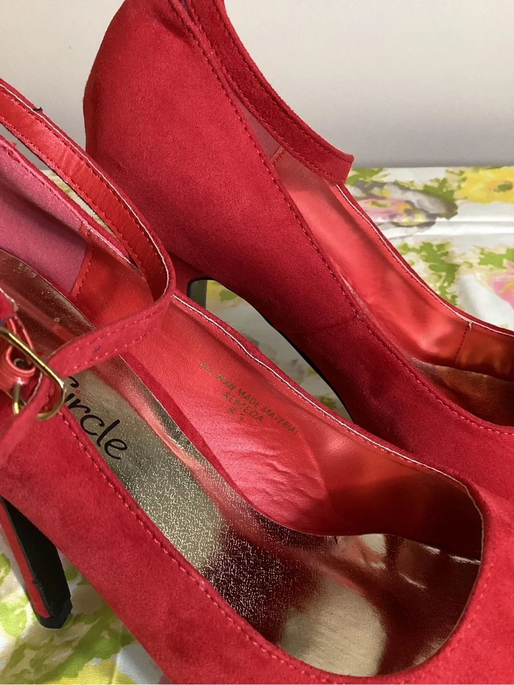 👠 Red Circle Red Faux Suede Platform Pumps with Ankle Strap | Size 8.5